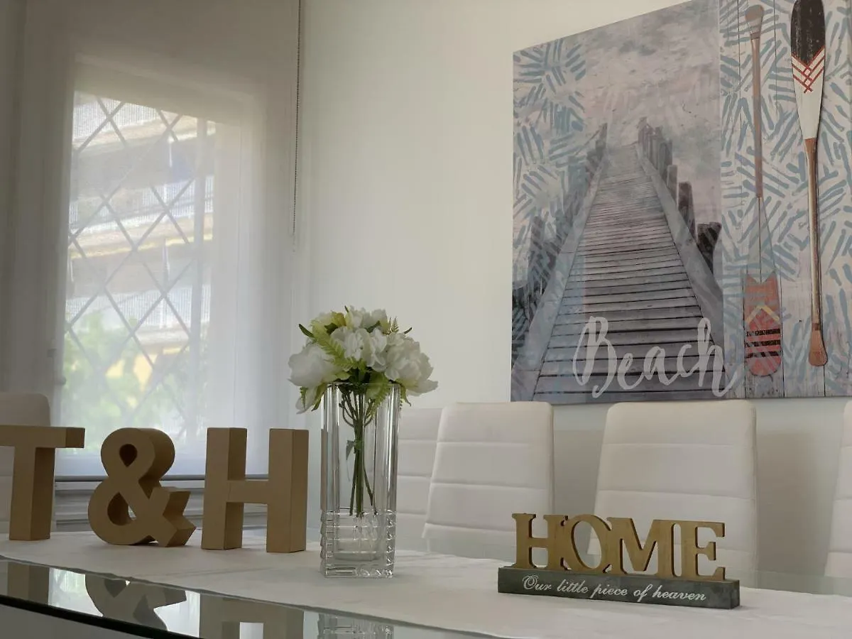 T&H Las Palmeras Family Apartment Salou Spain