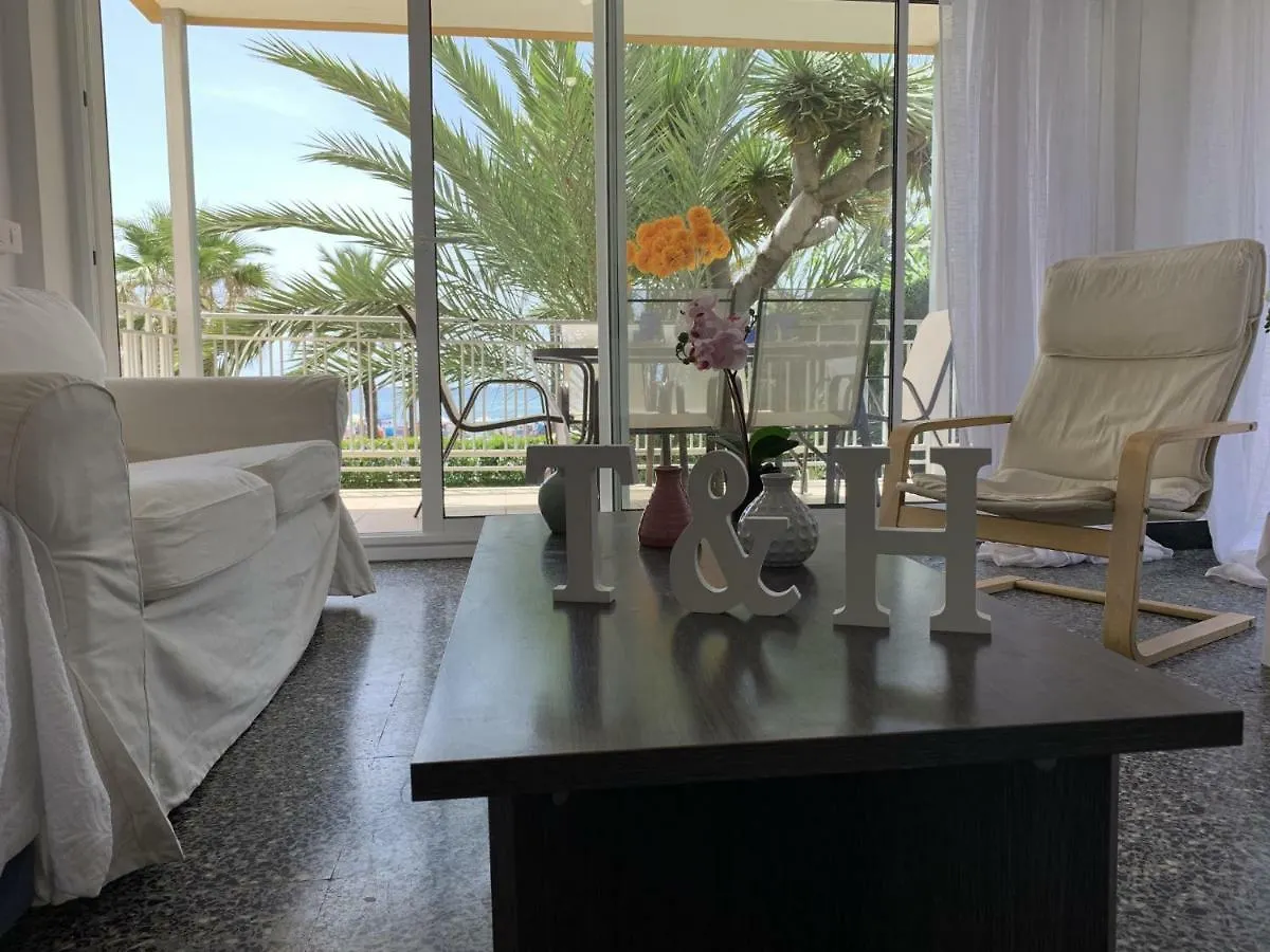 T&H Las Palmeras Family Apartment Salou