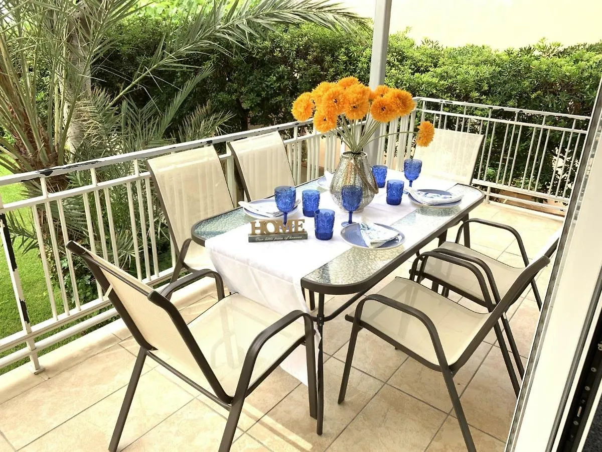T&H Las Palmeras Family Apartment Salou