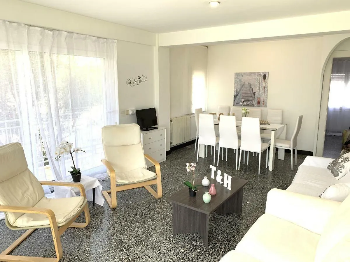 T&H Las Palmeras Family Apartment Salou Spain