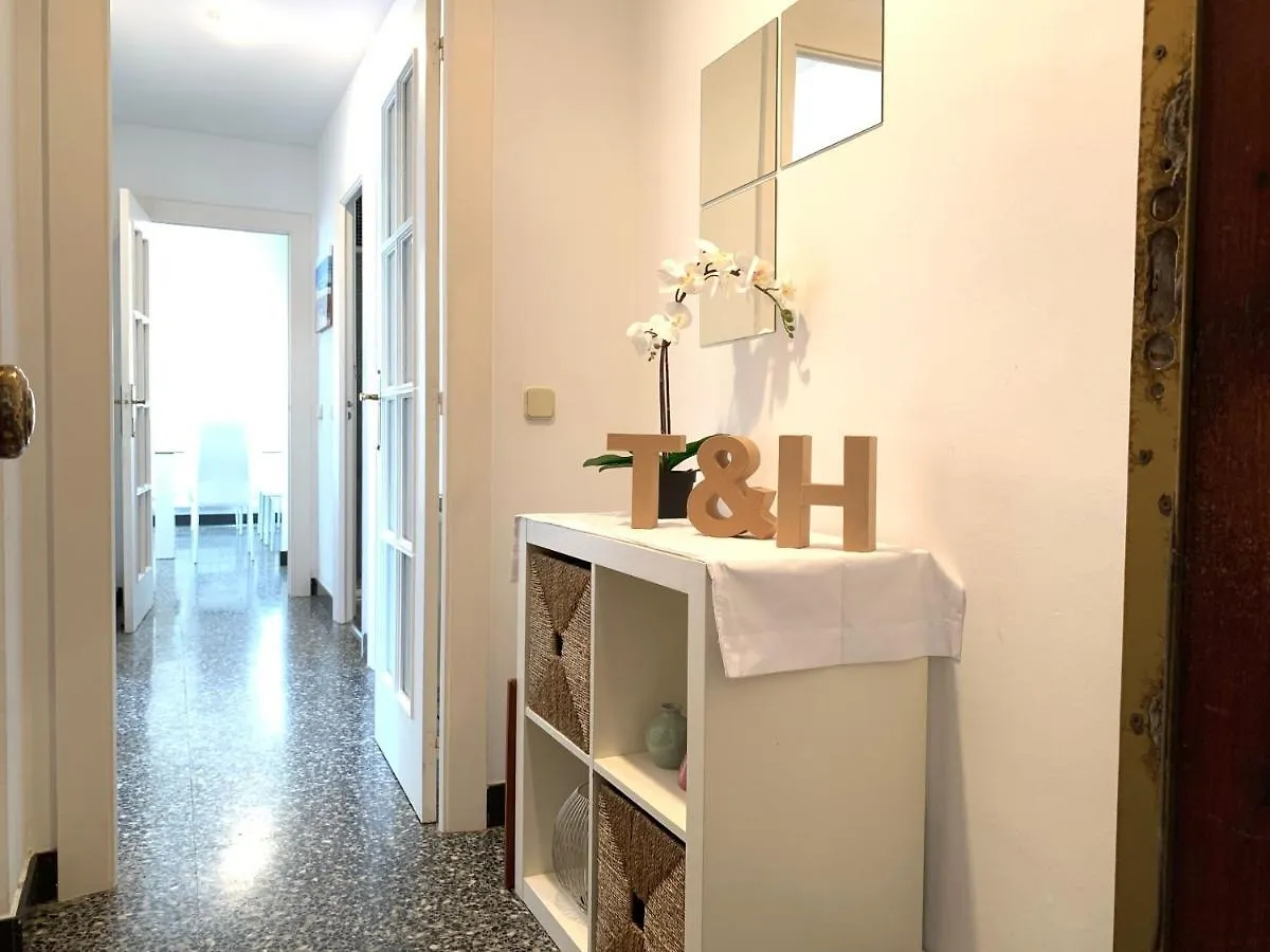 T&H Las Palmeras Family Apartment Salou