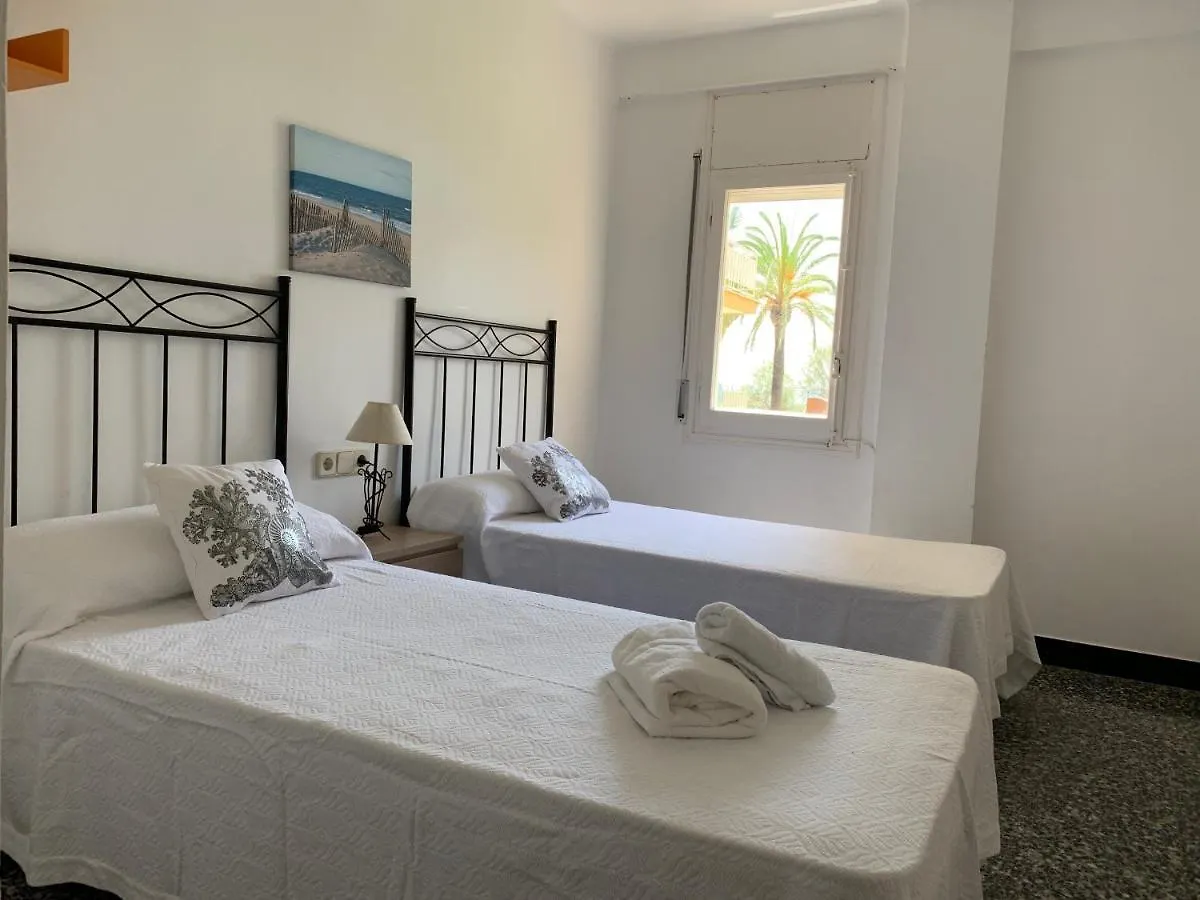 T&H Las Palmeras Family Apartment Salou